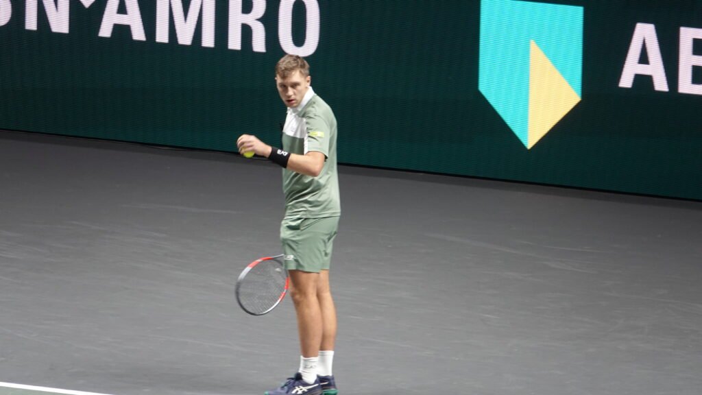 Hamad Medjedovic in action during his first-round match at the Rotterdam ATP 500