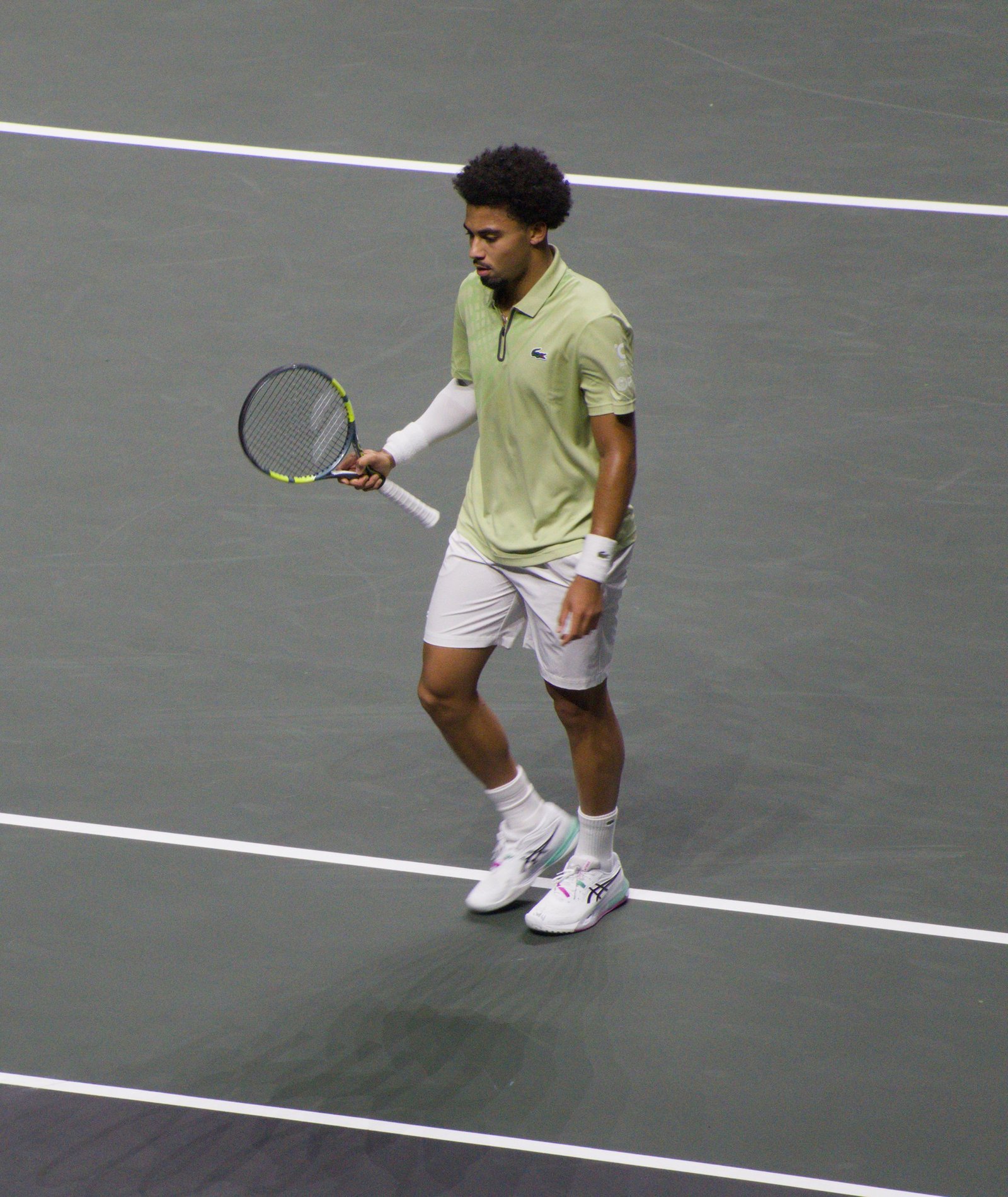 Arthur Fils on court during his first-round match against Alex de Minaur at the Rotterdam ATP 500 2026
