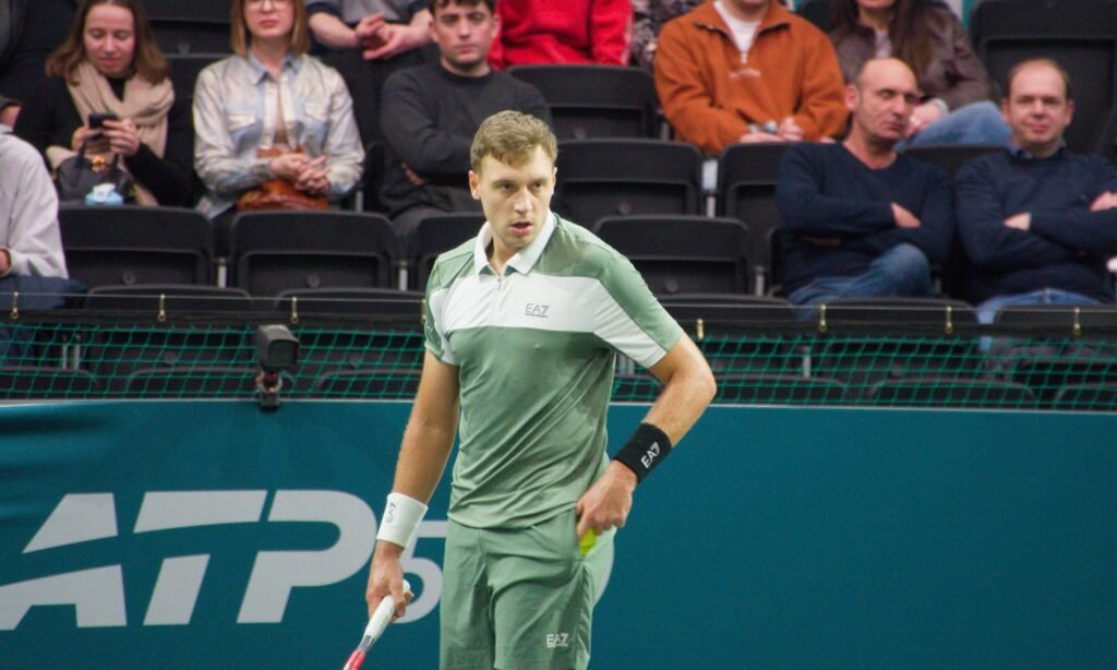 Hamad Medjedovic in action during the Rotterdam ATP 500 2026 qualifying rounds
