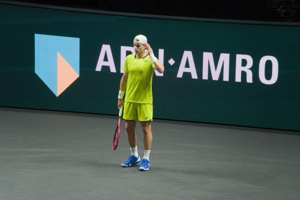 Zizou Bergs on court during his first-round match against Hamad Medjedovic at the Rotterdam ATP 500 2026