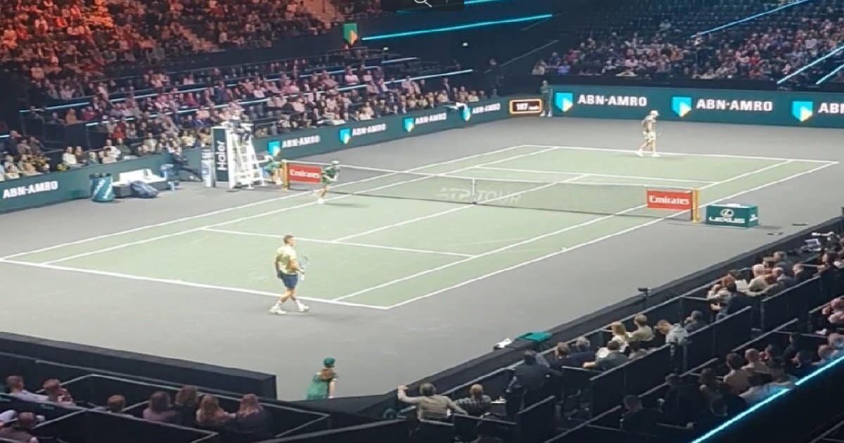 Широки кадар меча Хумбер vs Медведев у првом колу на пуном Centre Court-у ABN AMRO Open Rotterdam ATP 500, дан 1 2026. ​
