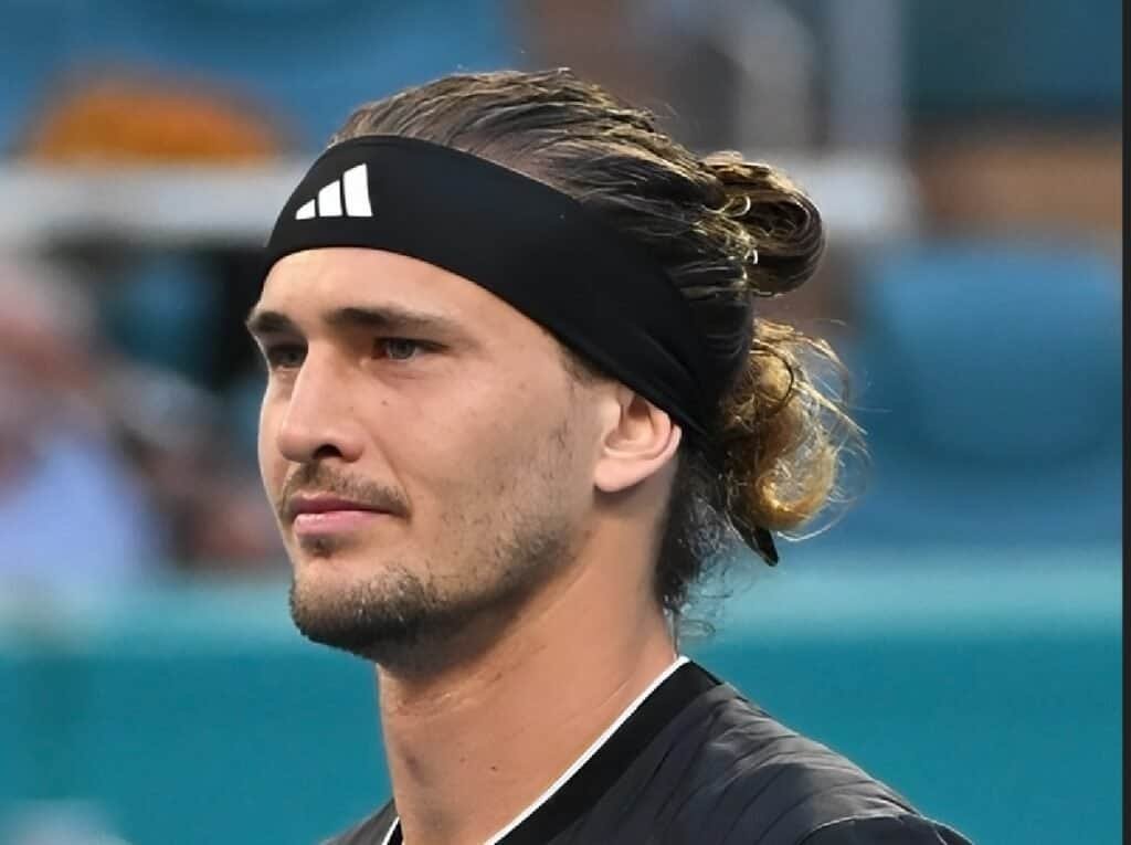 Alexander Zverev sur le court de tennis