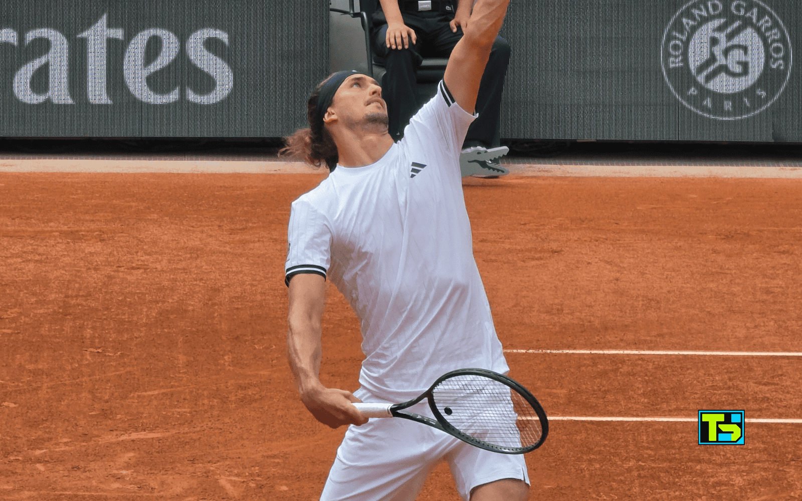 Alexander Zverev au service lors de la finale de Roland-Garros 2026