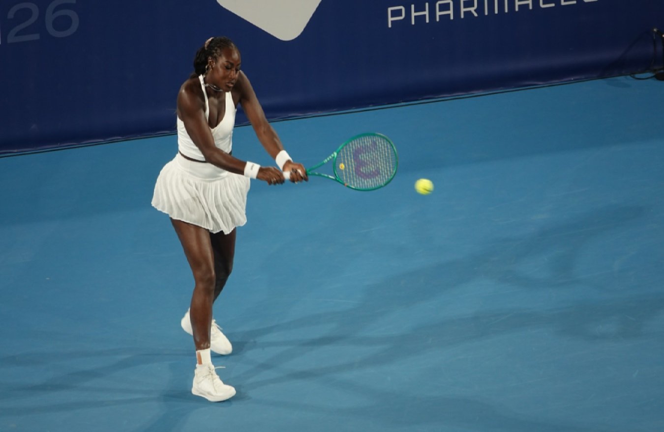 Američka teniserka Alycia Parks udara dvoručni bekhend na WTA Athens Open 2026.