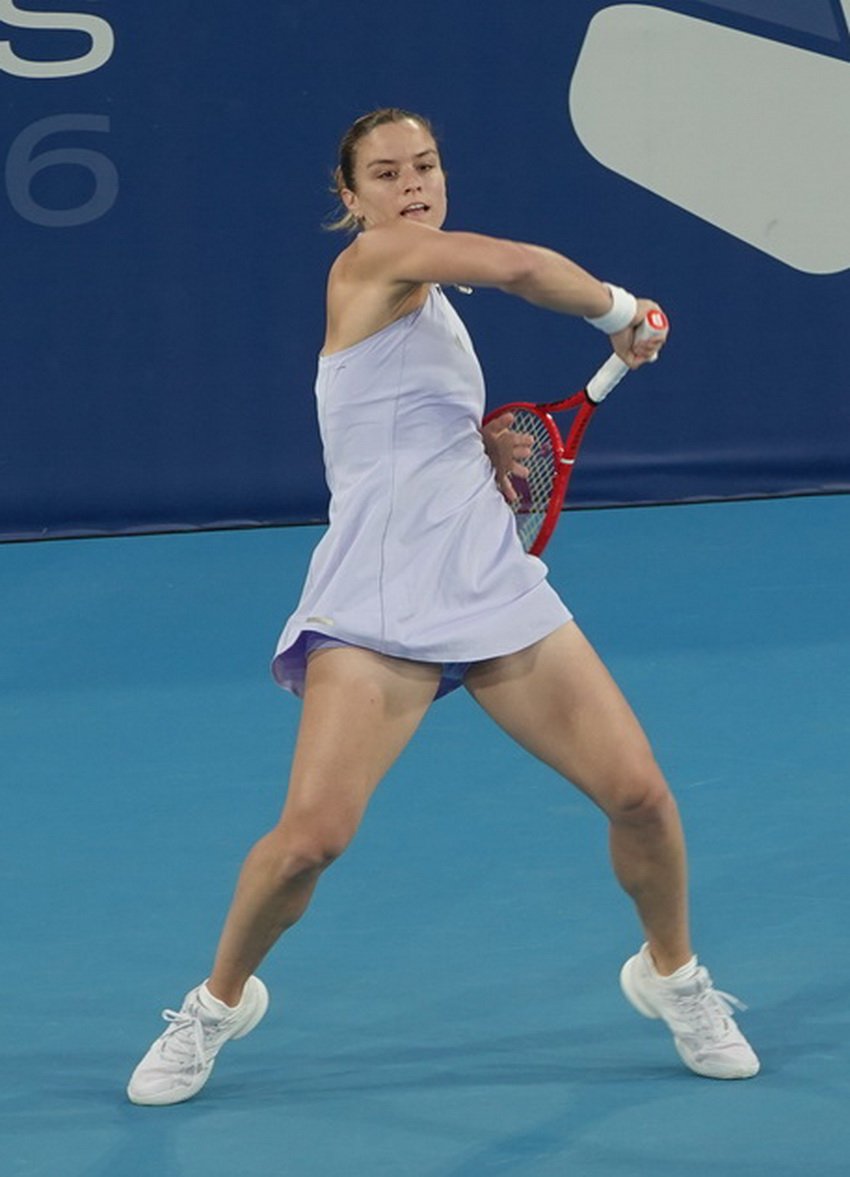 Grčka teniserka Marija Sakari udara forhend tokom meča na turniru Athens Open 26