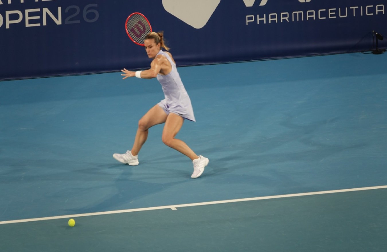 Grčka teniserka Marija Sakkari u akciji dok udara forhend na WTA Athens Open 2026.